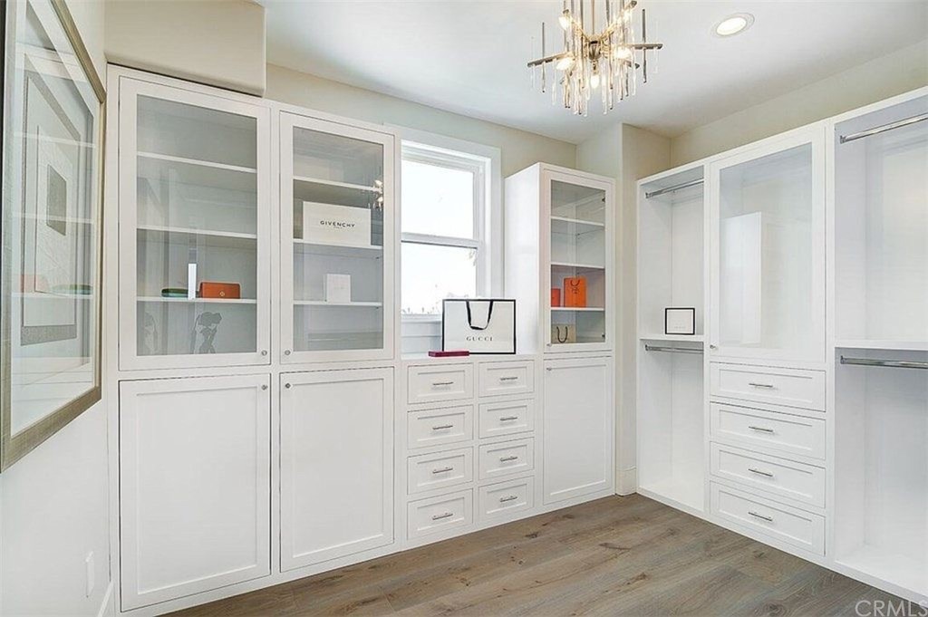 Cabinets construction