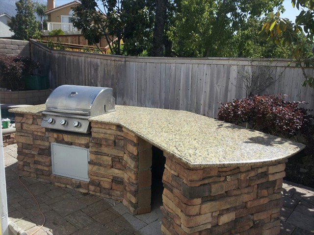 b b  q