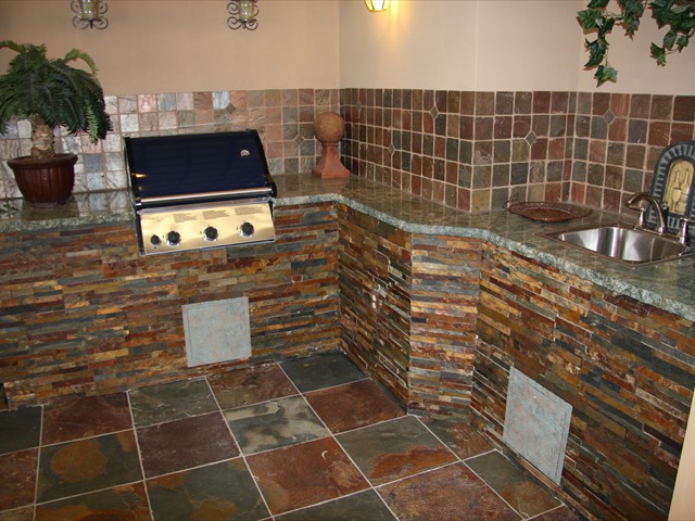 TILE 010